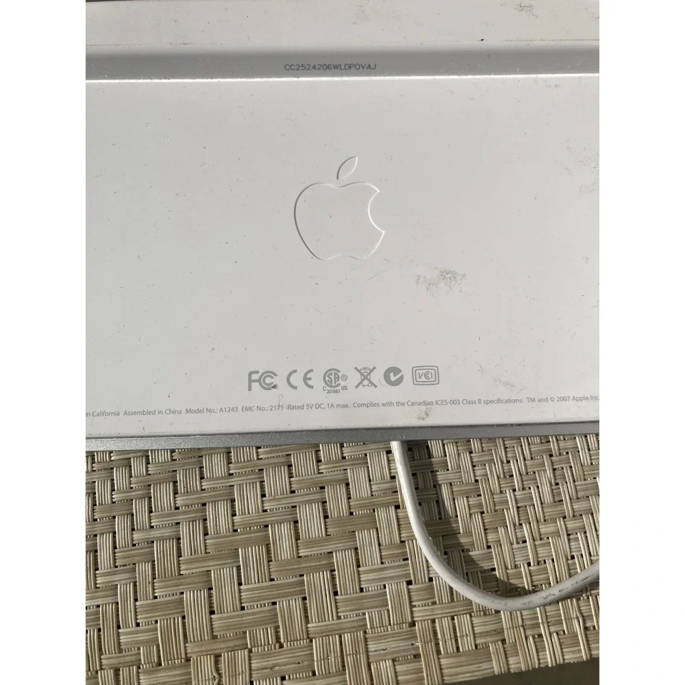 Genuine Apple Wired Keyboard with Numeric Keypad A1243 MB110LL/B Aluminum USB